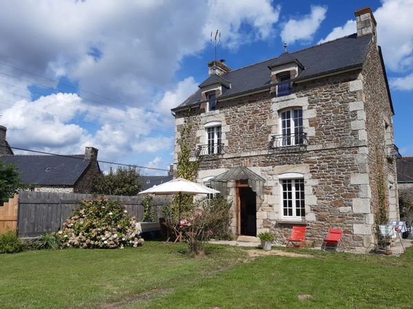 Maison entre Dinan et Saint-Malo à 3km d'une petite plage