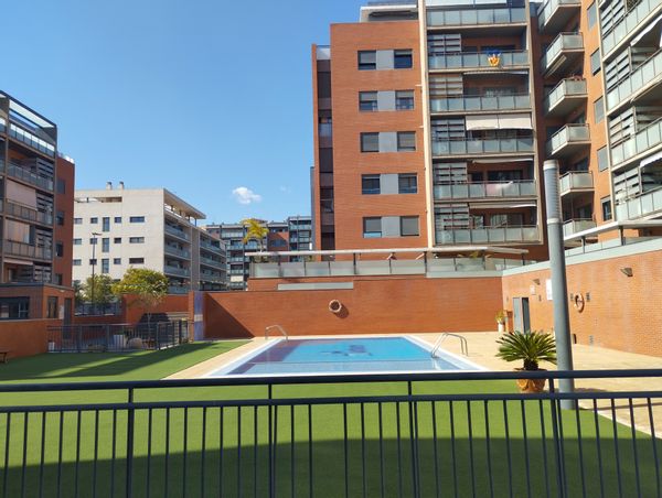 Family-friendly home in Private residential complex with concierge, swimming pool and playground