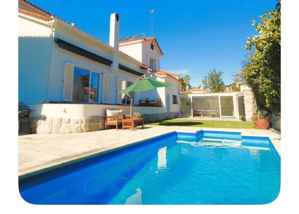 Emblematic beach Village in Estoril