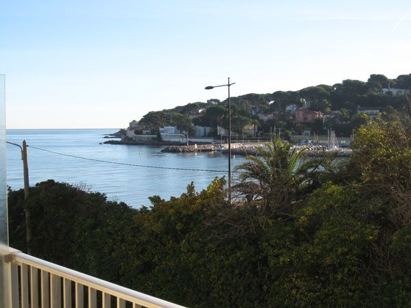 Spacious 1 bedroom apartment in Antibes with stunning sea views