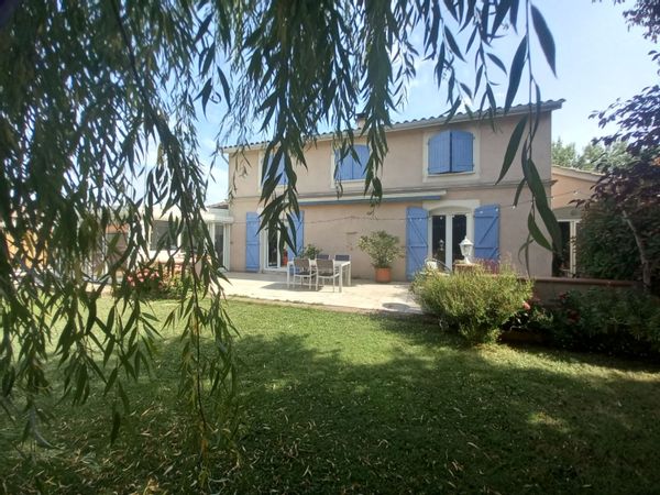 N hesitez pas a demander en dehors des périodes ( 2 personnes) maison 200 m canal des deux mers