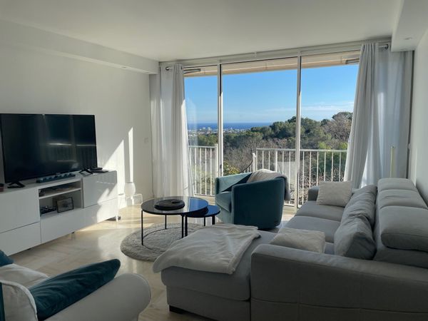 Chez Fleur et Anthony, Grande maison avec vue mer, face au lever du soleil, dans un cadre calme.