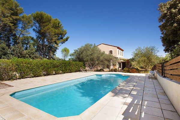 Maison au calme avec jardin et piscine à Aix en Provence