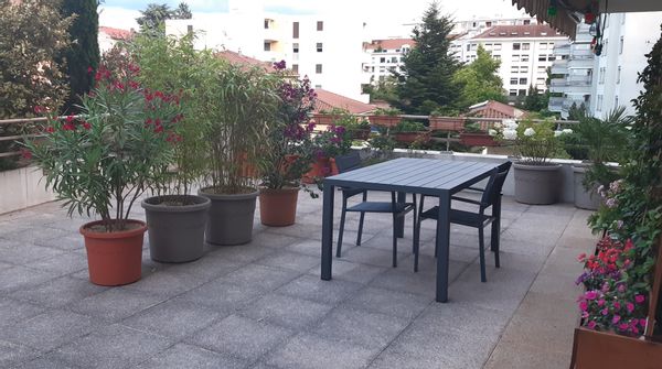 Appartement proche Lyon avec grande terrasse