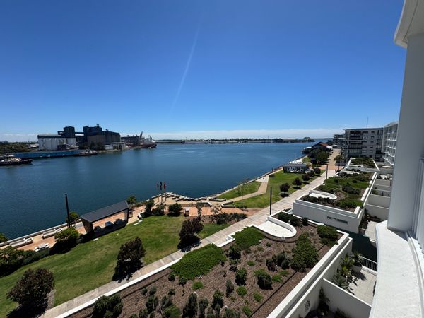 5th Floor apartment with modern amenities on Newcastle Harbour’s entertainment district.