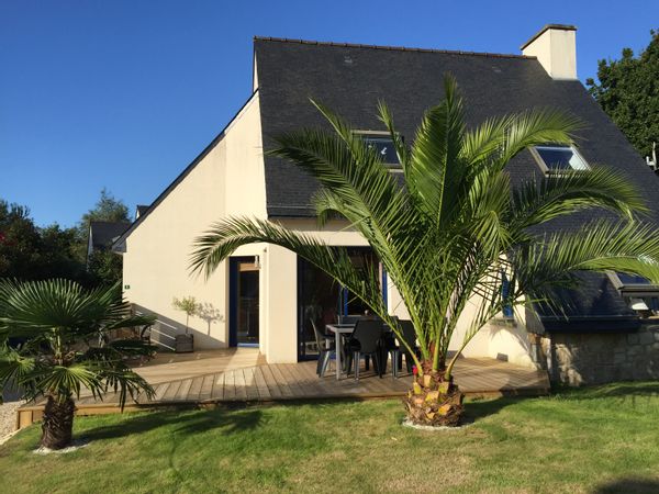 Maison à 6 km de la mer (près de Perros-Guirec) / Large family house 6 km from coast