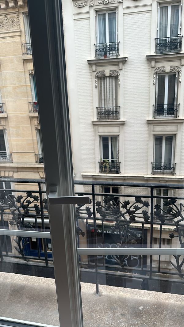 Beautiful, bright apartment in central Paris