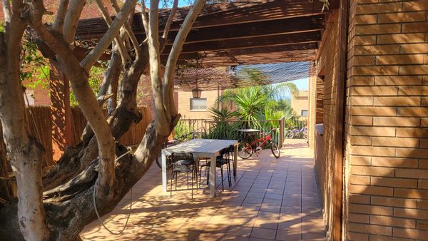 Fantastica casa con piscina a un minuto del bosque de Collserola y a 20km del centro de Barcelona