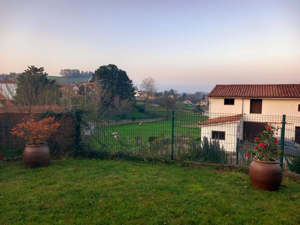 Casa ideal para familias. Junto al parque de Cabárceno y de Santander y playas de Somo o Liencres.