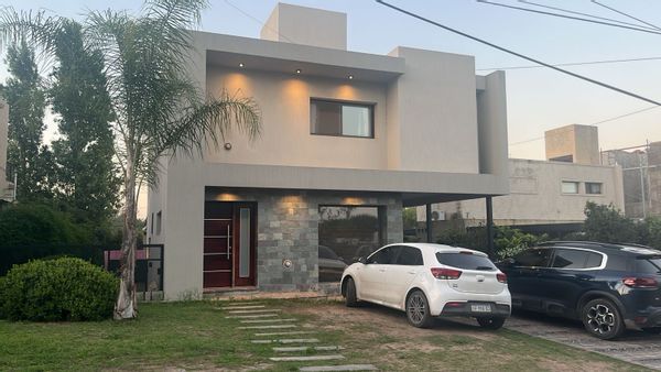 Andres Eduardo's house