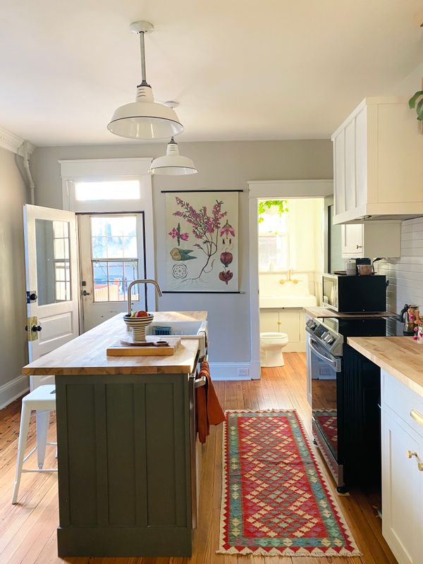 Designer’s Family Friendly downtown home with big backyard, beautiful details, and sunshine