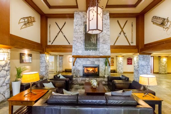 Ski-in Ski-out condo at the Aspens on Blackcomb. 5 minute walk to upper village, 15 to main village.