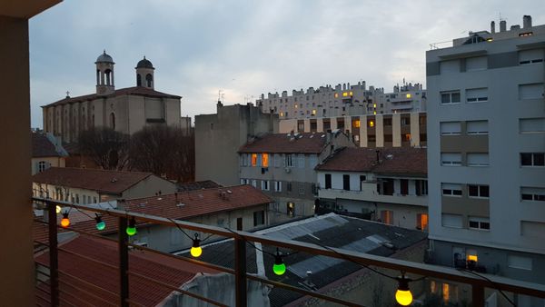 Appartement calme avec terrasse aux Chartreux :)