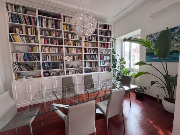 Bellissimo e spazioso appartamento in edificio storico a due passi dal Vaticano.