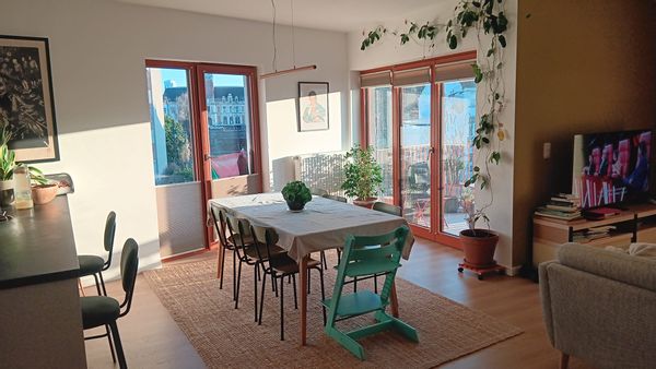 Welkom in ons gezellig en licht appartement in het bruisende Laken!