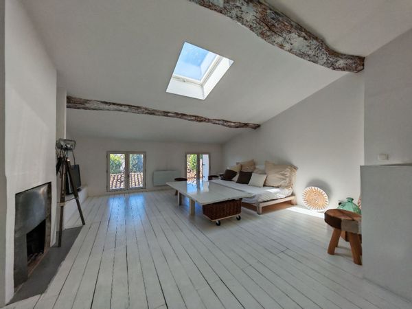 Appartement lumineux avec aperçu mer dans le vieux village de Mougins