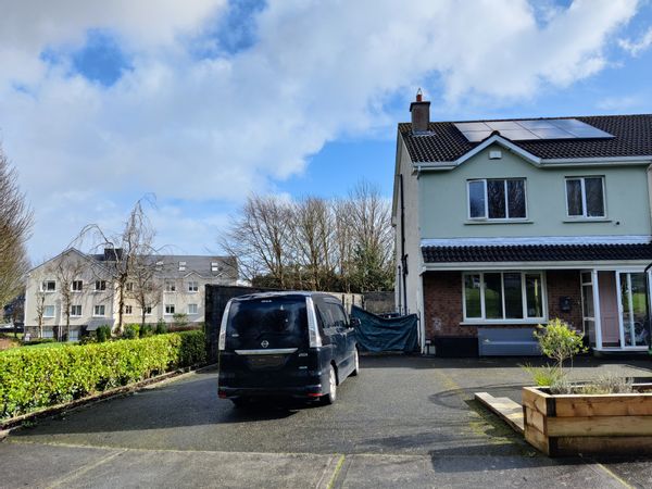 Beautiful & Spacious 4‑bed home in Galway, close to Salthill, Connemara and on the Wild Atlantic Way