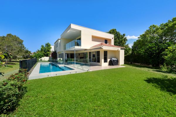 Golf Course Residence with 15m lap pool