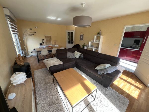 Calais Joli appartement ensoleillé très au calme avec balcon et grand parc très sécurisé