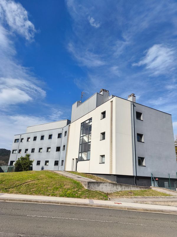 Piso acogedor en barrio de Altza de San Sebastián. En entorno de montaña, playa y/o ciudad.