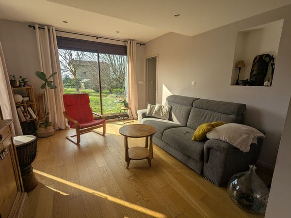 La chambre privée de Mélanie Dans une impasse très calme, notre maison est simple et conviviale.
