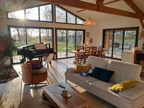 Maison lumineuse au cœur de la nature – 2 hectares de tranquillité à 25 minutes de Bordeaux