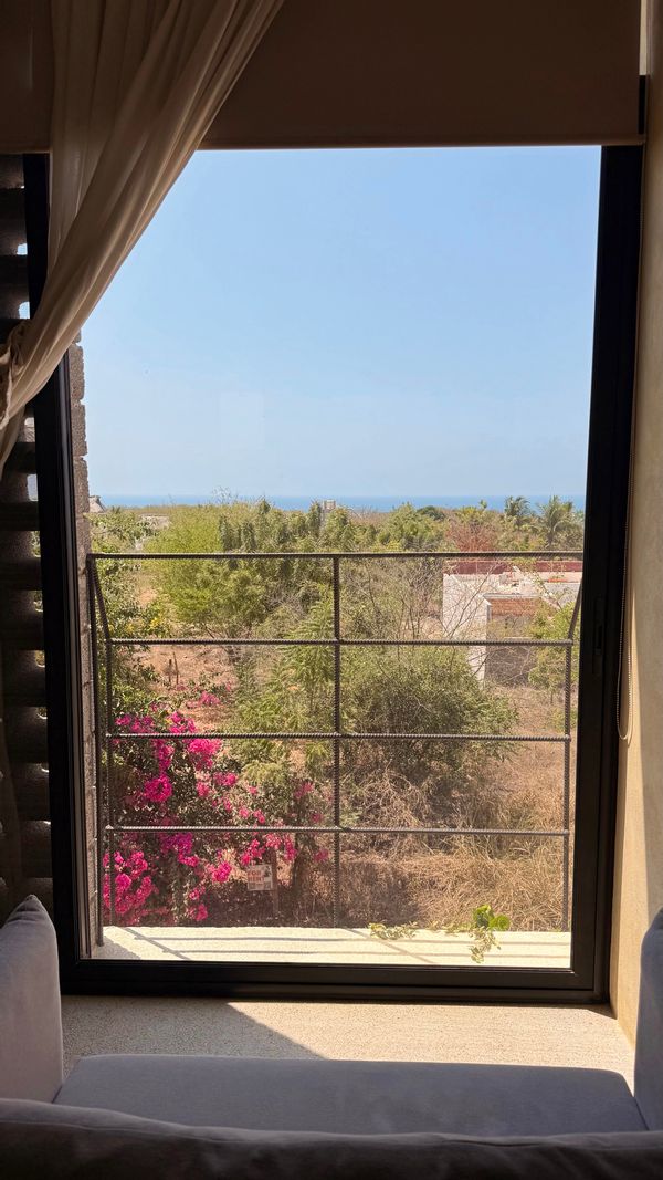 Modern studio with stunning ocean-sunset views