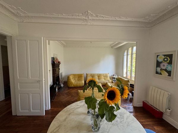 Confortable appartement haussmannien à Lamarck (Montmartre)