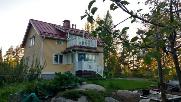 Classic Finnish 3-Story Home with Wood-Sauna & Large Garden