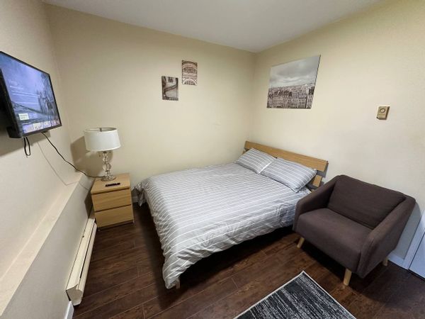 Cozy Private Room in Quiet Home