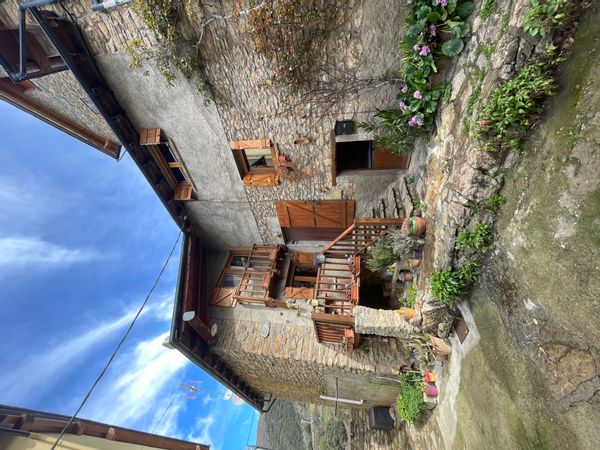 Laia, Pau i famílias hus