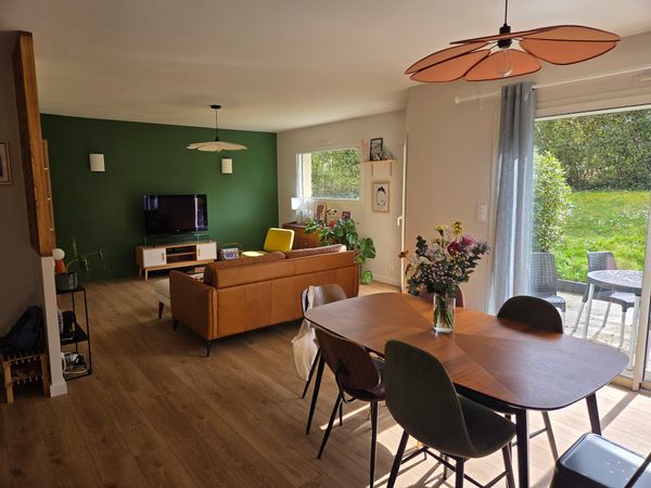 Grande maison de bourg au calme à Guichen