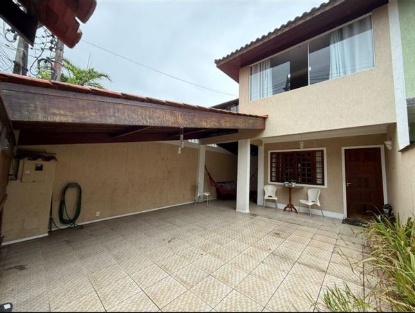 huis van Simone Brito