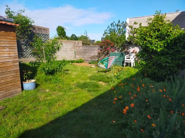 Maison atypique avec petit jardin à 15mn du centre ville