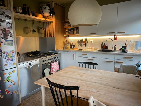 Warm familiehuis achter de vuurtoren, bij strand en winkelstraat, sfeervol en kindvriendelijk.