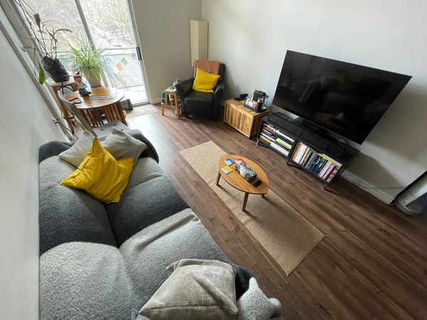 "Verdant downtown Toronto lakefront flat in a co-operative community for artists and their families"