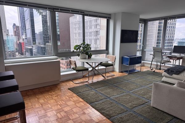 Hudson Yards 1BR | Doorman, Gym & City Views