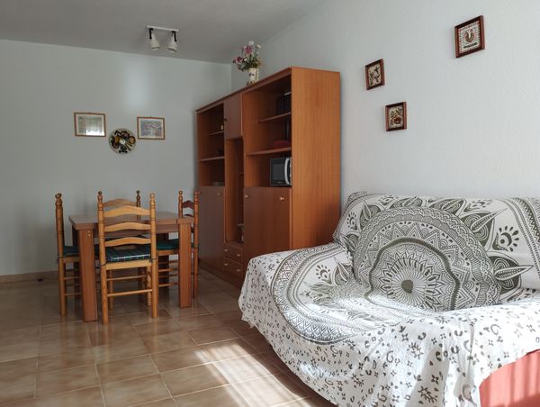 Apartment mit 2 Schlafzimmern, Meerblick und 100 m vom Strand entfernt.