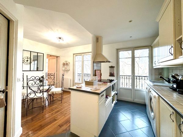 Proche Paris Vue Marne & balcon – Métro à 2 min L8