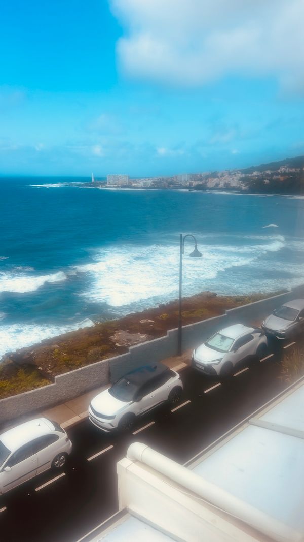 Casa de Ensueño en primera línea junto al mar, ideal para amantes del mar y el surf en BAJAMAR