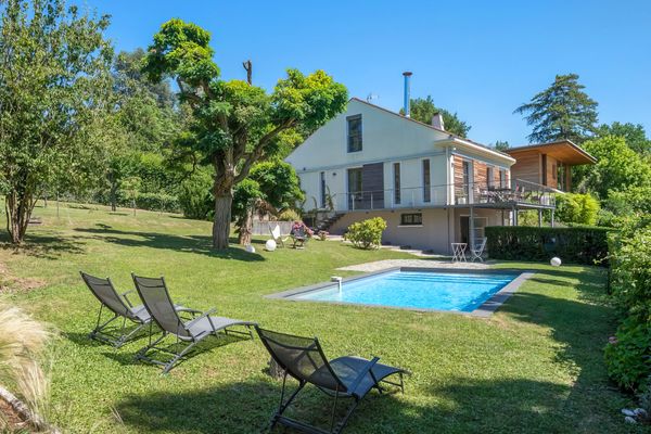 Home in Charbonnières-Les-Bains