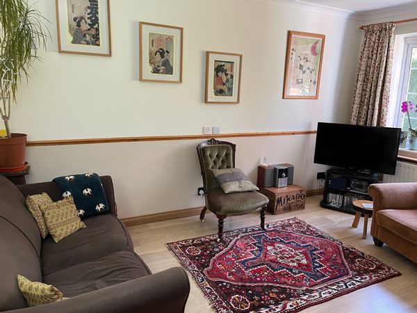 3-bedroom family home with short drive/ 30 minute walk to station with direct trains to London