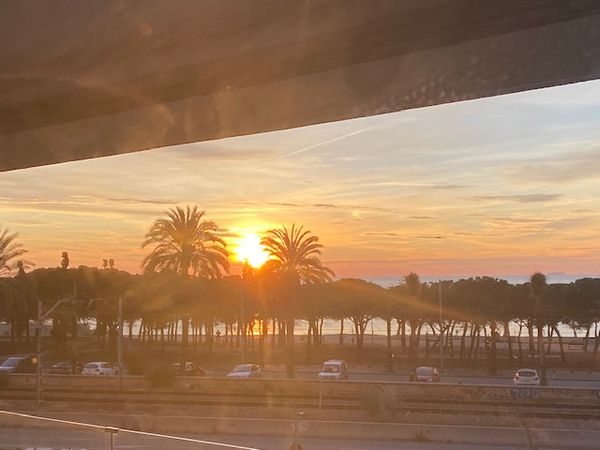 piso de 3 habitaciones y terraza enfrente del mar en el tranquilo barrio de La Havana de Mataró
