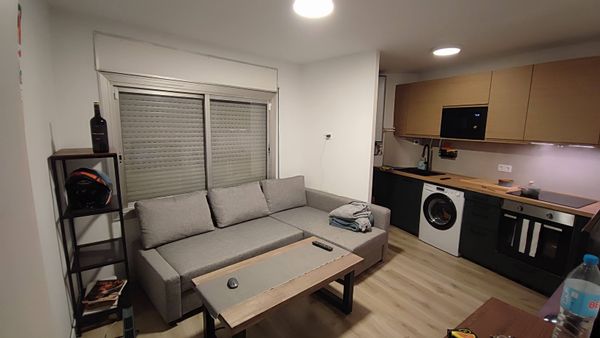 Casa de 1 habitación, muy luminosa, junto al río y a 5 min del metro.