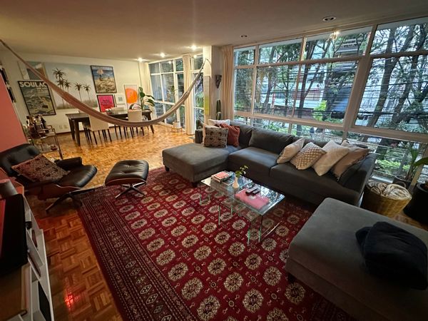 La Casa de Cosmo & Marian