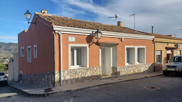 Un refugio mediterráneo entre montaña y mar