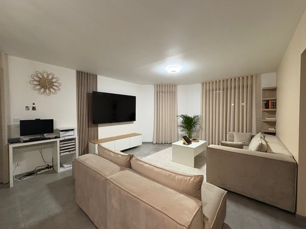 Maison contemporaine lumineuse spacieuse et  endroit calme située entre rambouillet et Chartres