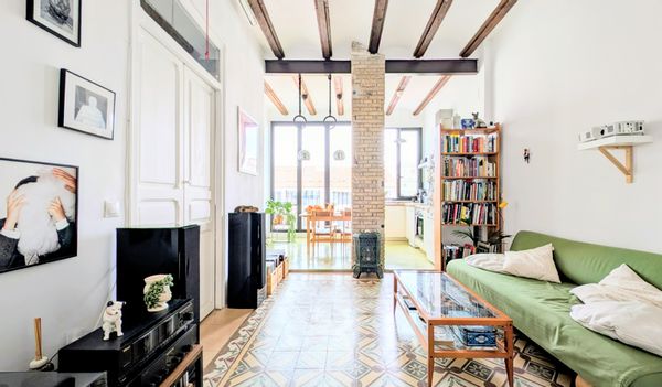 Piso  muy luminoso con 2 dormitorios en la mejor zona de Valencia.