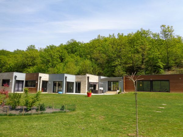 Villa  La  Bénéchie Profitez de la piscine intérieure chauffée quel que soit le temps !