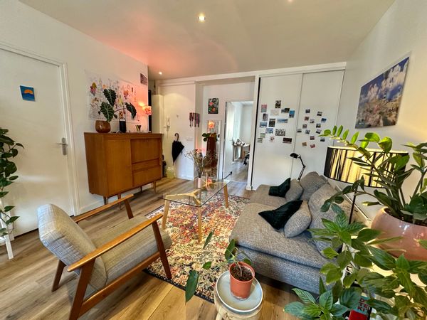 Charmant appartement à deux pas de Montmartre, dans une impasse.